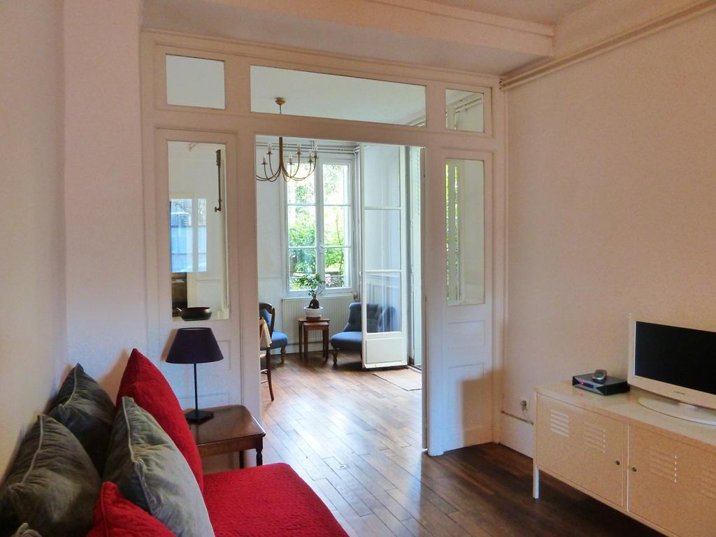 Les Carres Apartment Versailles Room photo